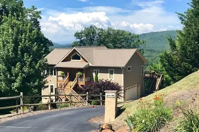 Image de Coucher de soleil spectaculaire, près des restaurants et des brasseries d'Asheville, du spa