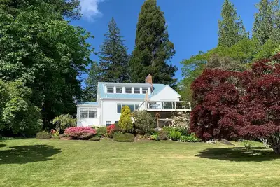 Image de Mt. Rainier View Beach House