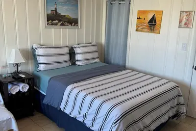 Image de Oceanside Studio sur North Beach!