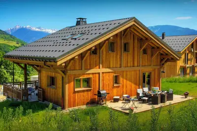 Image de Chalet Pajules - séjour alpin en famille pour 10 avec sauna - Ovo Network