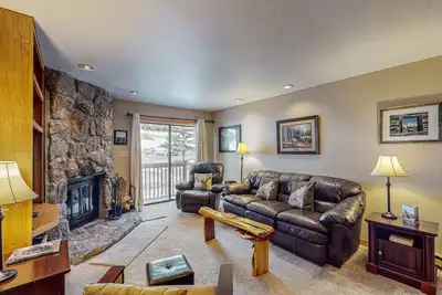 Image de Le paradis des skieurs à Cascade Village avec piscine, bain à remous et sauna communs