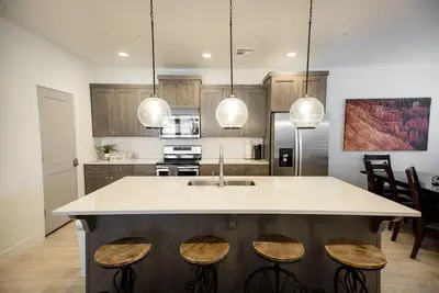 Image de ⛏️ Red Rock condo Condo pour faire de la randonnée et du vélo à quelques pieds de la piscine