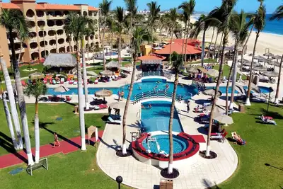 Image de ** Charme Oceanfront Coral Baja Resort Condo avec de superbes vues sur la plage Sunrise **