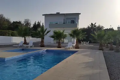 Image de Village Localisation avec vue imprenable sur la mer / piscine, à 3 minutes à pied de restaurants