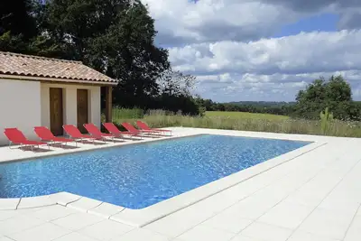 Image de Belle et grande maison, très confortable et bien équipée avec piscine saline privée