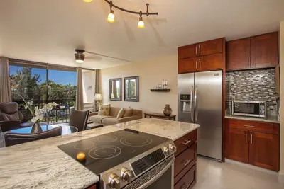 Image de Le plus beau condo du complexe avec vue sur l'océan. En face de la plage