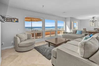 Image de San Diego County Oceanfront 3 chambres chauffées piscine / jacuzzi. Complexe sur le sable