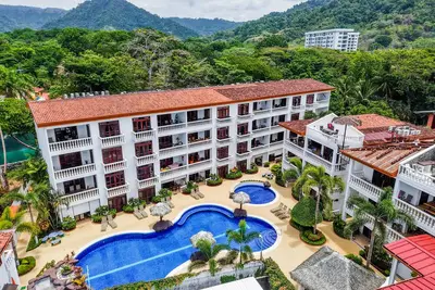 Image de Paloma Blanca Beach Front Condo - À quelques pas de la plage