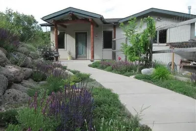 Image de Den cabine privée de l'ours sur Belle superficie