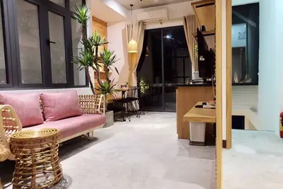 Image de Urihouse 4, toit romantique avec espace aéré et fleur