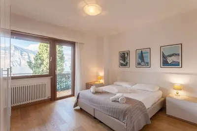 Image de Appartement moderne \"Gennaker\" au bord du lac avec terrasse et vue