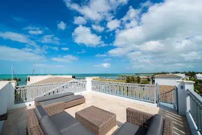 Image de Marlin Bay Resort & Marina - Maison de luxe autonome avec terrasse sur le toit