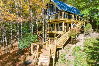 Image de Nouveau! Chalet d'hiver confortable! 5 minutes des pistes et du complexe! 9 couchages!