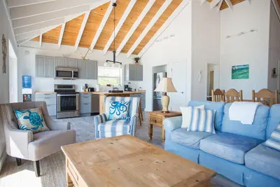 Image de Nouvelle Oceanfront Beach House! ! ! Comprend 7 kayaks