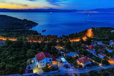 Image de Nouvelle maison de vacances avec vue magnifique, piscine! 6 unités, île de Šolta, Croatie (16+ invités)