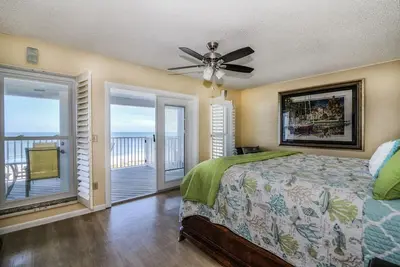 Image de Family Friendly Beach Penthouse avec piscine et Amazing Sunsets