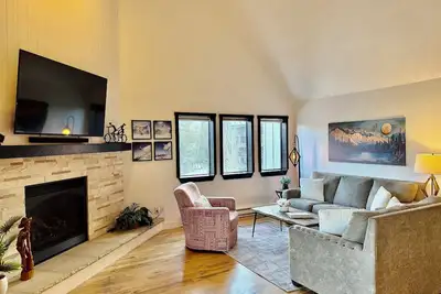 Image de Emplacement Et Vues, Vues, Vues! Condo-Ski Unit End End calme, à pied de la ville / ascenseurs