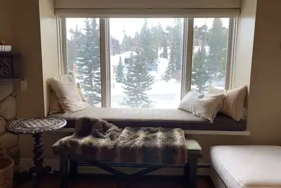 Image de Semaines de Noël et du Nouvel An disponibles uniquement! Ski-in / Ski-out, À pied de la ville