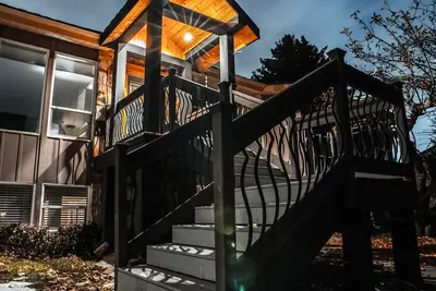 Image de Spacieux 2000 pi² niché à l'embouchure du canyon avec vue Mtn ★ RÉDUCTION Mensuelle ★