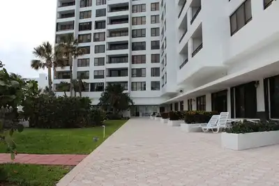 Image de Appartement avec vue sur l'océan à Alexander Towers, Hollywood