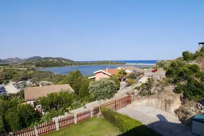 Image de Vue mer à quelques mètres de la plage de Su Giudeu. Réductions sur les billets de bateau.