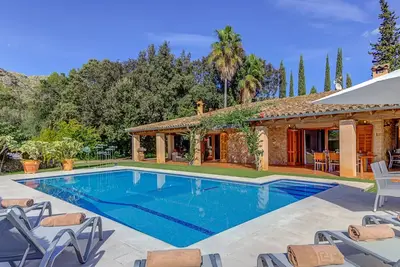 Villa Camp Gran for six people with pool and Bbq