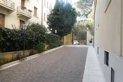 Image de La maison dans le parc au centre de la ville