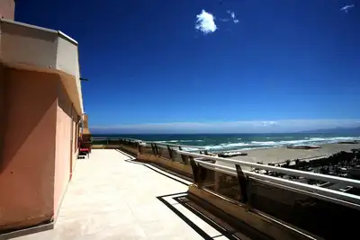 Superbe Appartement  avec terrasse 3 faces de 100m2