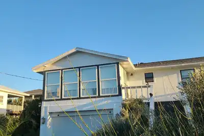 Image de Belle Cozy Beach Cottage, 1 bloc de la plage, aménagement paysager tropical