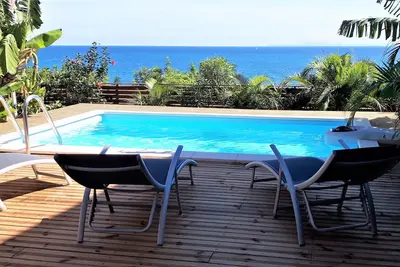 Image de Vue sublime à 180° sur la baie du Diamant! Plage à 150m! Piscine