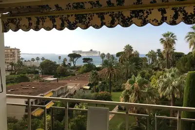 Image de Cannes Noël, F2 sur plage du midi, 2 Bv Louise Moreau