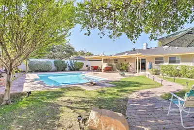 Image de Maison de luxe dans la vieille ville de Scottsdale - Piscine privée