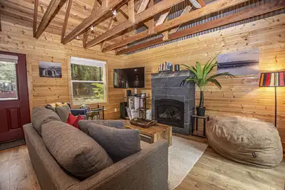 Image de O'Brien's Den: une cabane confortable, confortable et entièrement r��novée sur la côte ouest