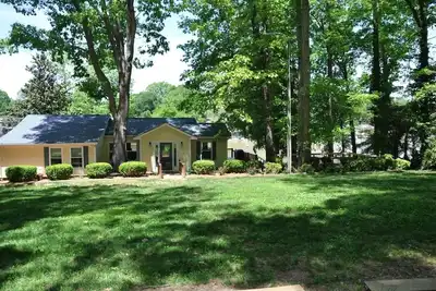 Image de Le chalet sur les rives du lac Wylie