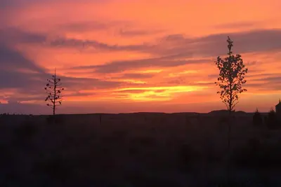 Image de Big Sky Marfa: vue sur la montagne, équipements modernes, sur un demi-acre au nord-ouest de la ville