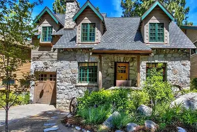 Image de Cabine Vintage entièrement modernisée, grande plage, vue sur le lac