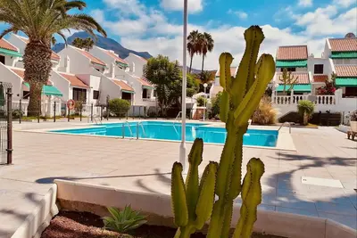 Image de Sunny Villa: très proche de la promenade et de la plage de Torviscas. Idéal pour les familles.