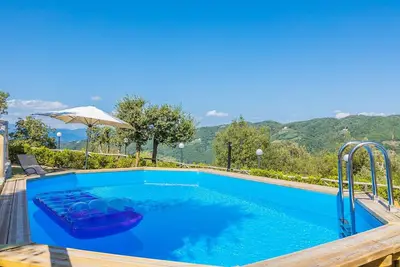 Image de Villa Bastiano est une villa de luxe dans les collines toscanes, avec une vue magnifique sur la vallée, 5 chambres