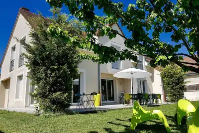 Image de Grande maison avec jardin et terrasse privés, ultra équipée pour grand groupe