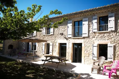 Mas indépendant, confort, climatisé, avec piscine Drôme Provençale Grignan