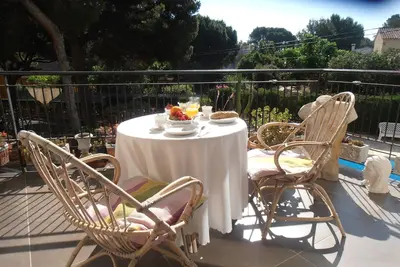 Image de Appartement branché et confortable, à 150 mètres de la mer