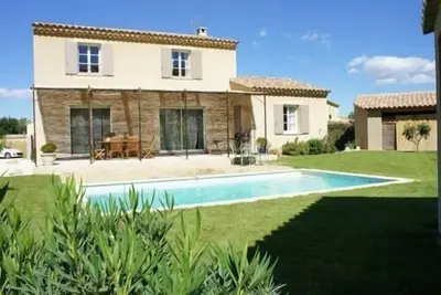 Image de Jolie maison  au porte du Luberon avec piscine privée