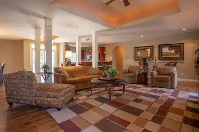 Image de Quaint Quarters - Villa de golf 4 chambres / 4 salles de bain idéale pour les grandes familles!