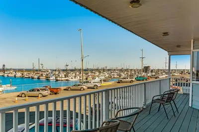 Image de Nouvelle Liste! Condo Bayfront convivial et confortable avec vues incroyables!