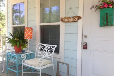 Image de Conduisez un peu! Économisez beaucoup! Chalet isolé près de la baie et des plages de 30