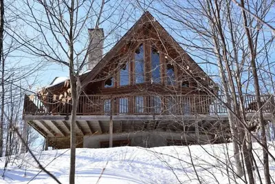 Image de Le montagnard #057: Majestueux chalet de bois rond en pleine nature