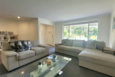 Image de Home and Away - Vues Sur Le Golf