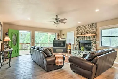 Image de Nouveau! Cozy Ruidoso Home w / Deck près du lac Grindstone