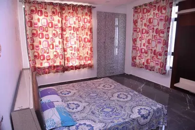Image de Appartement de luxe de 3 chambres avec salle de bains attenante près d'Expo Mart