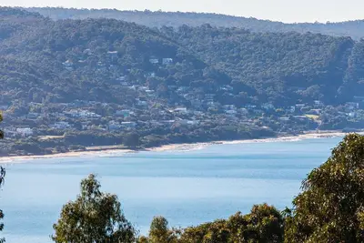 Image de Top Deck - Feu de bois confortable, élégante maison de ville dans un superbe emplacement à Lorne